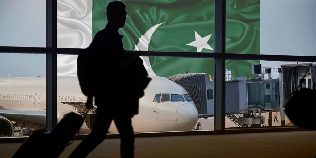 Why Pakistani Leaving Country